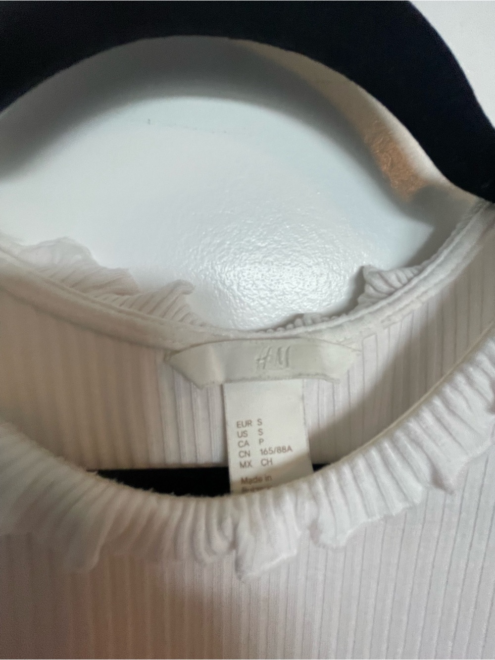 H&M White Ribbed Ruffle Mock Neck Tank - Picture 2 of 2